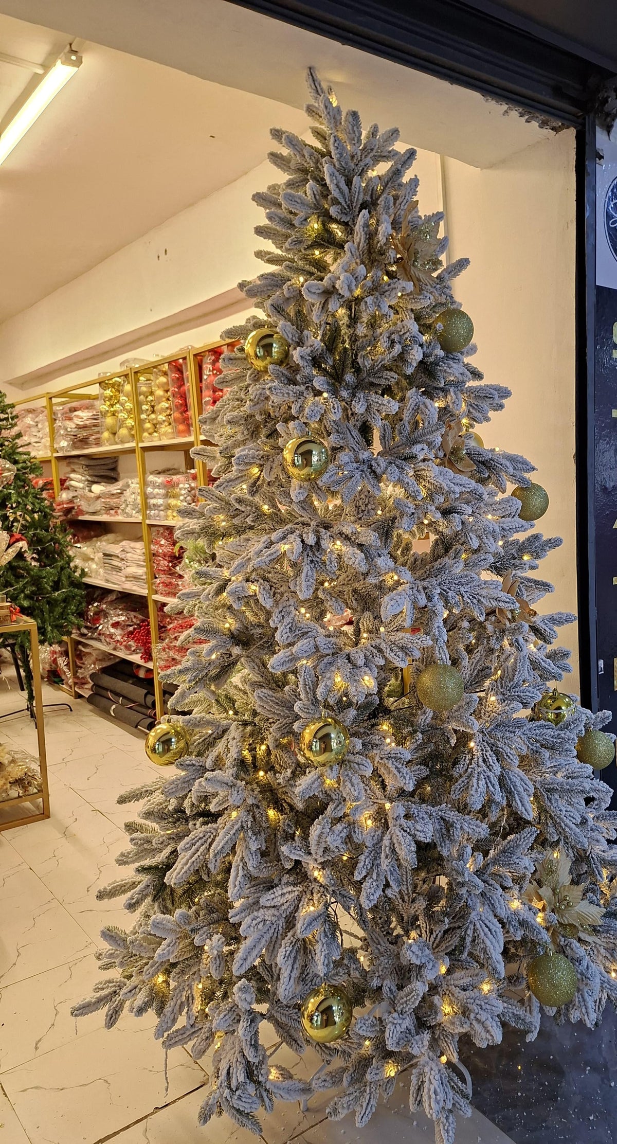 High Quality Pre-Lit Christmas Tree White Flocked