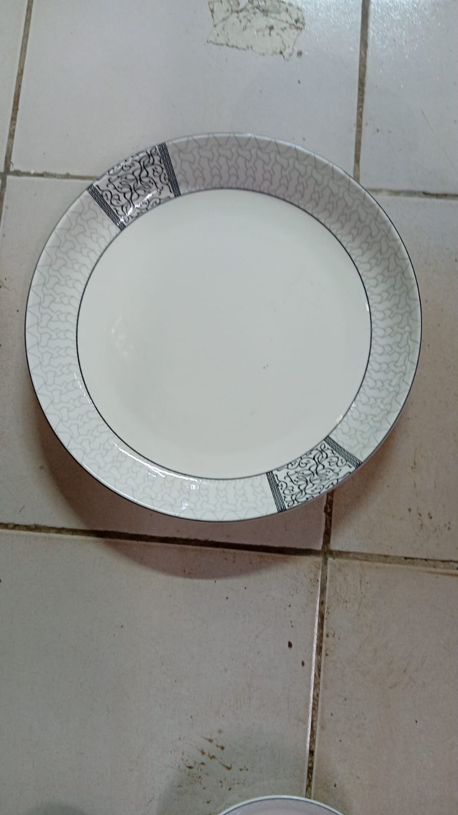 Porcelain Mesh Round Platter