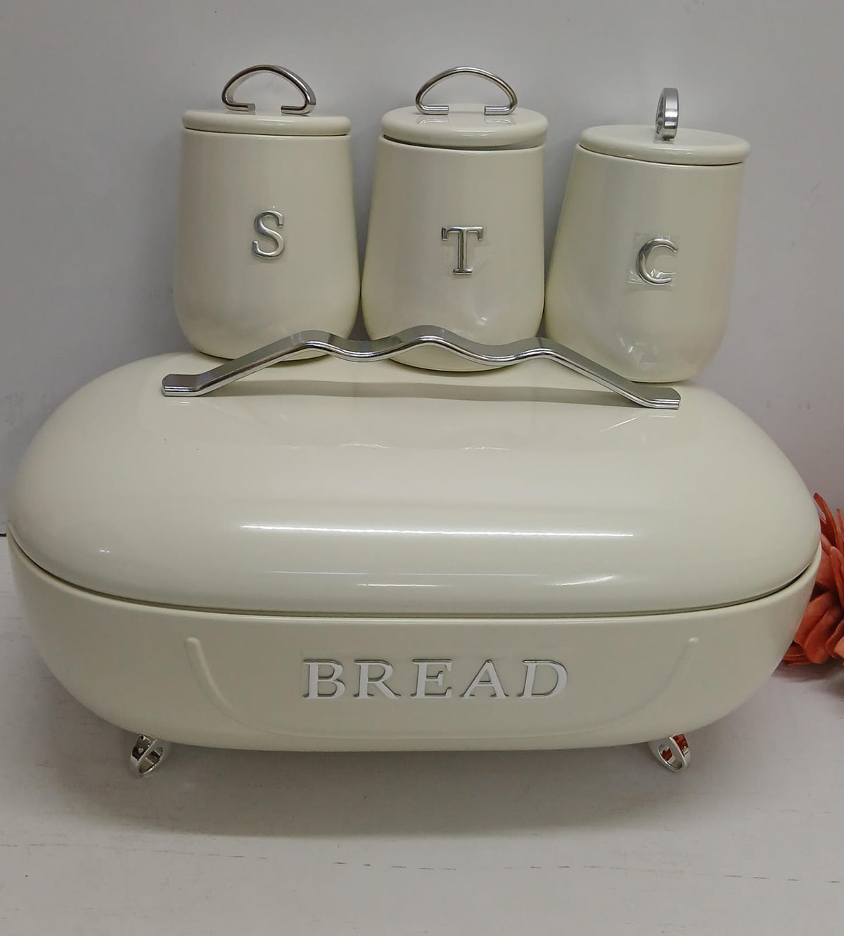 Unique and elegant bread storage bin with 3pcs canisters