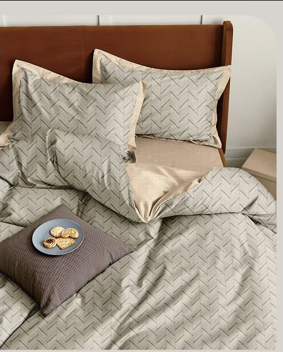 4pc Double Sided Luxurious High Quality Duvet Cover Set (Floral Edition).