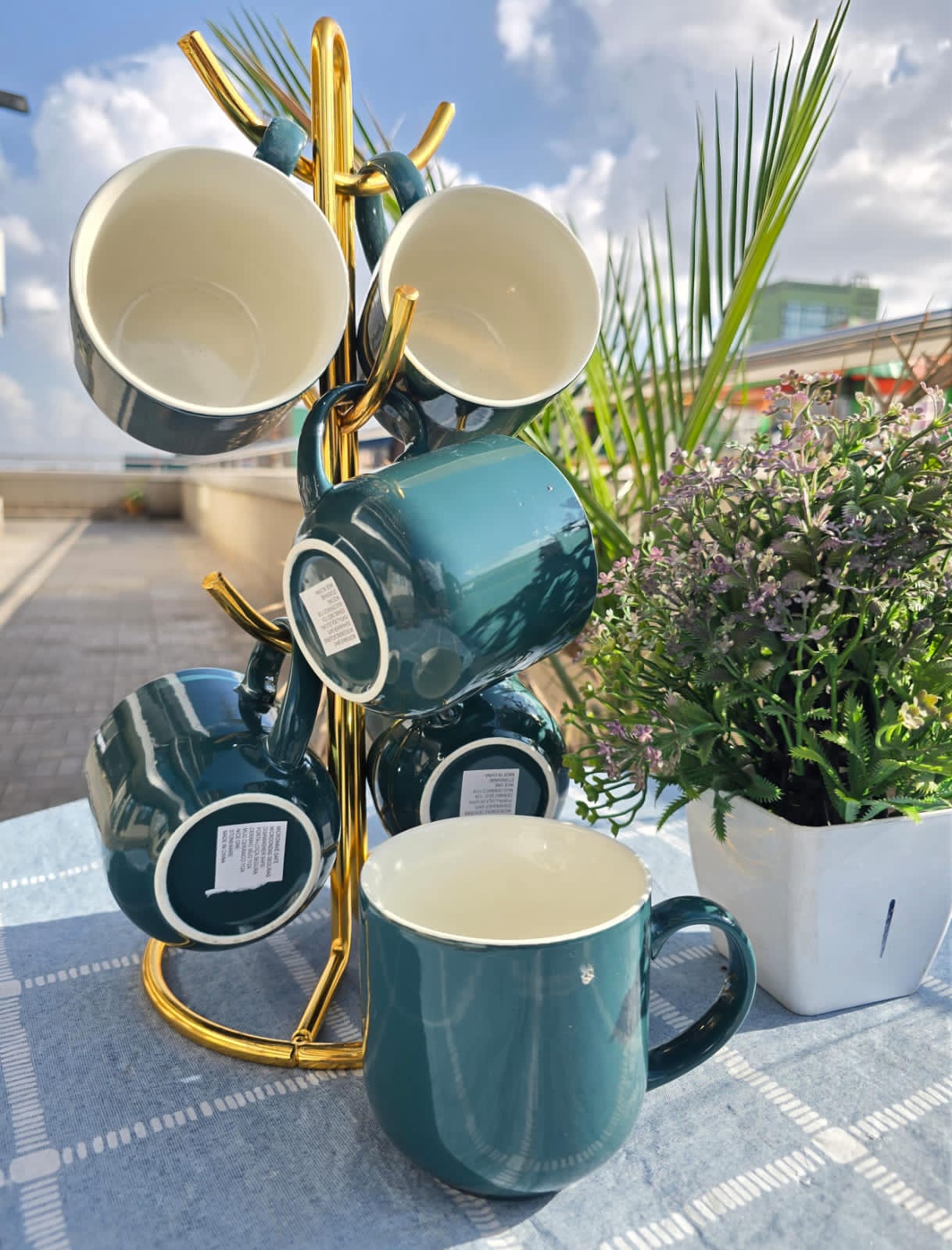 Ceramic cups