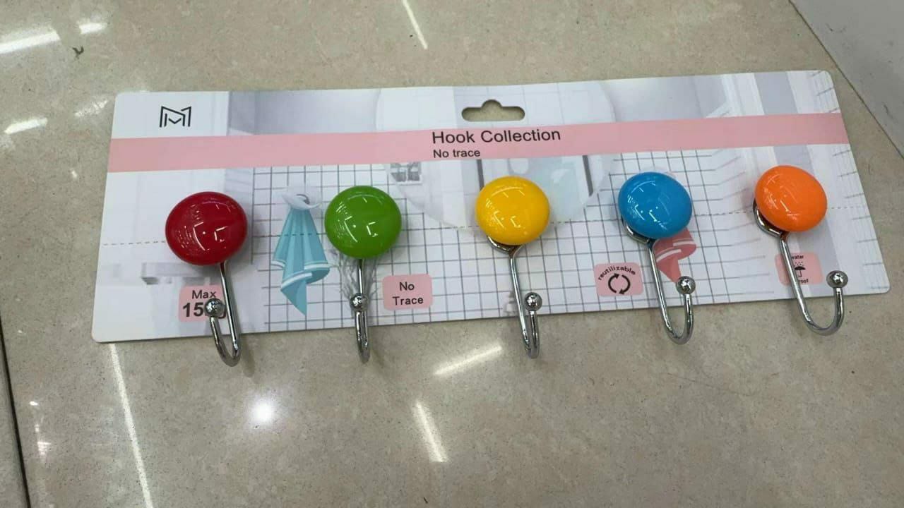Wall hanging hooks multicolour