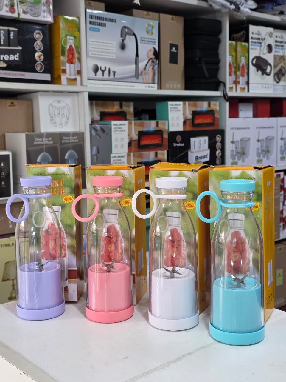 Portable mini juicer