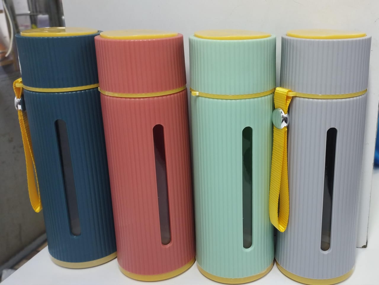 500Ml Borosilicate Glass Water Bottle that can hold hot water