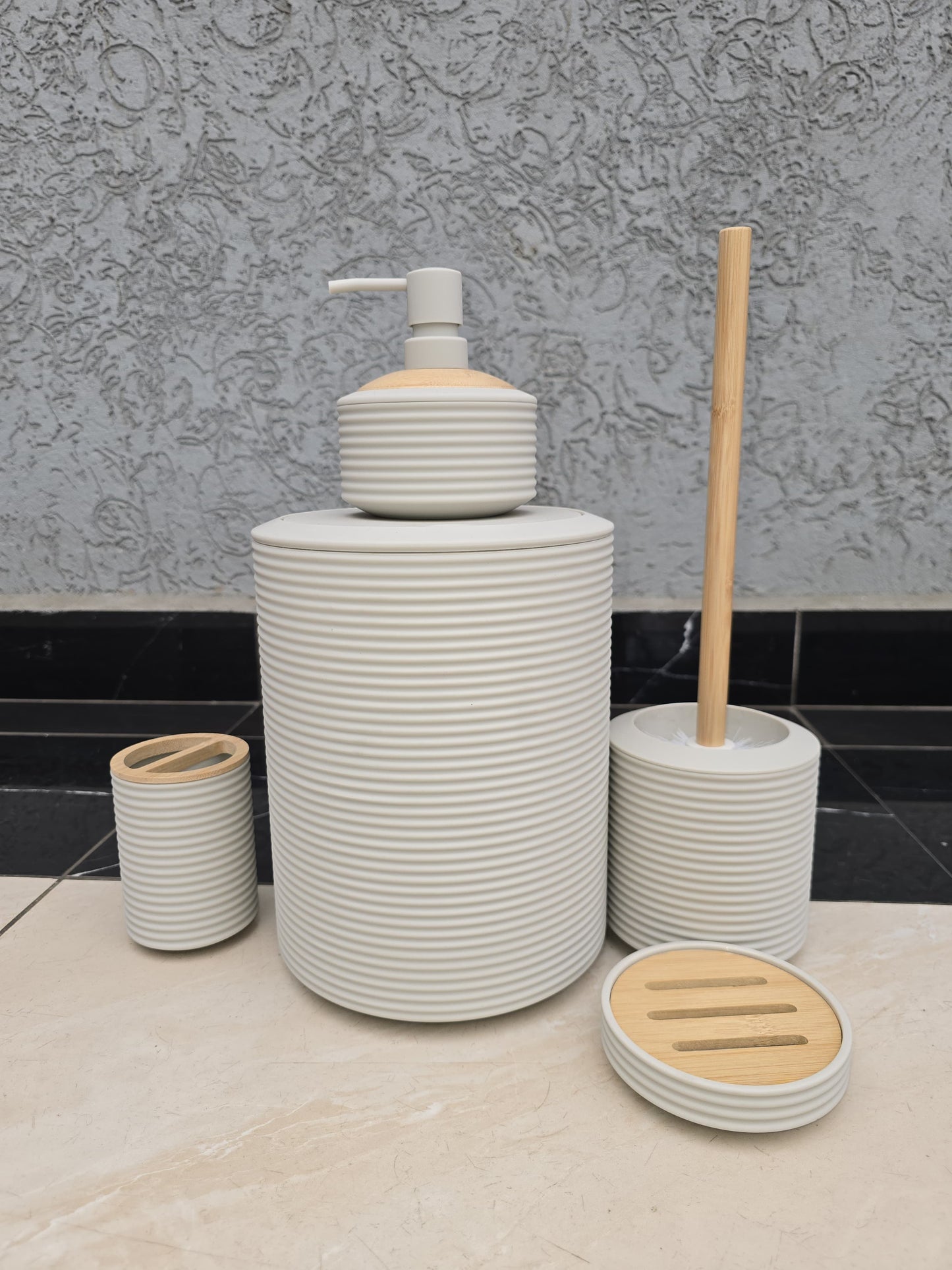 Ruffled 6pcs Bathroom Accessories Set
High quality