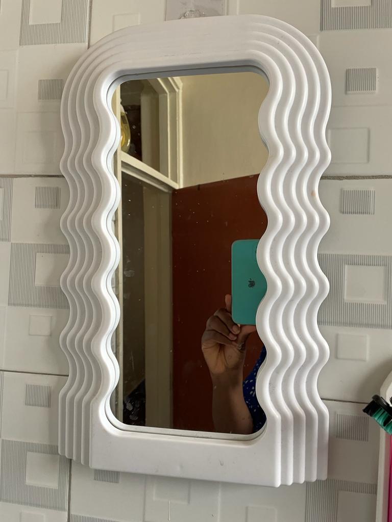 DESKTOP WAVY MIRROR