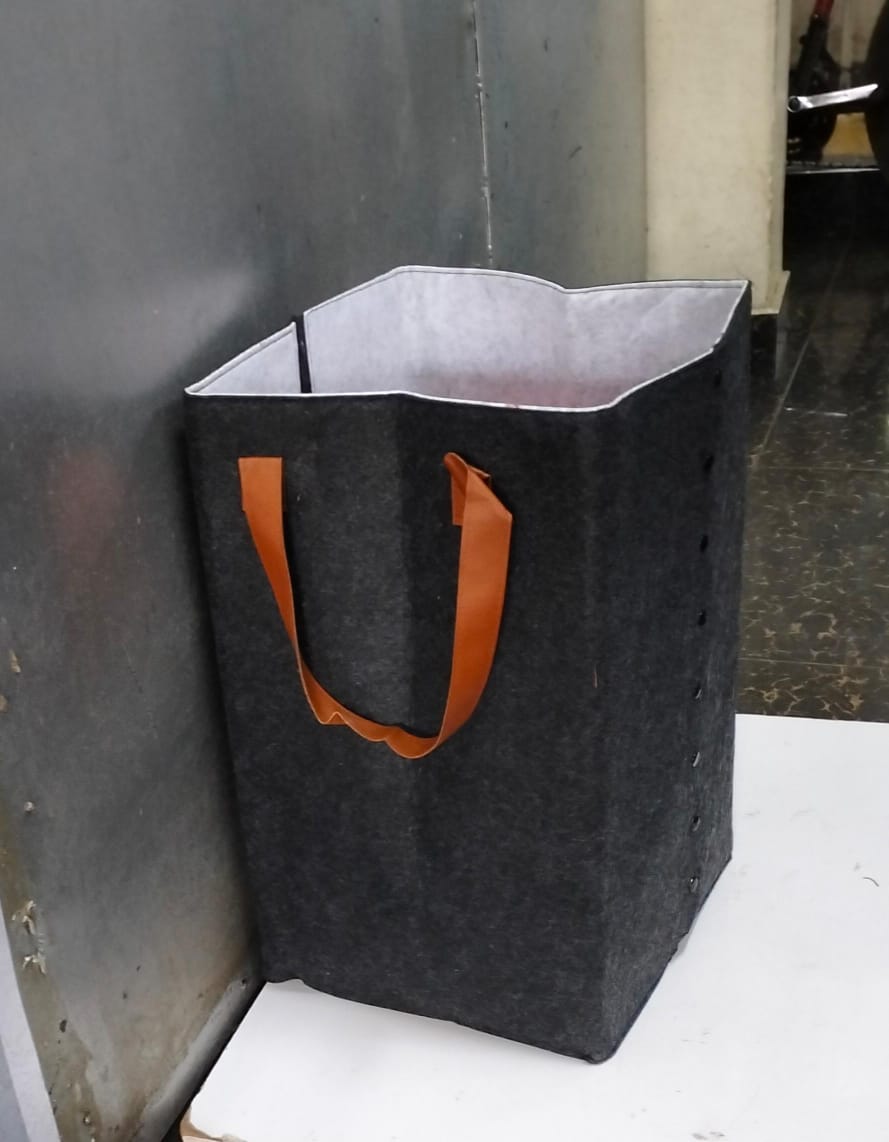 Foldable laundry basket with leather handles