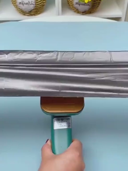 Portable handheld garment steamer