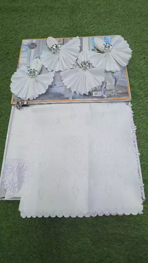Elegant white Dinning Tablecloth covers & Napkins