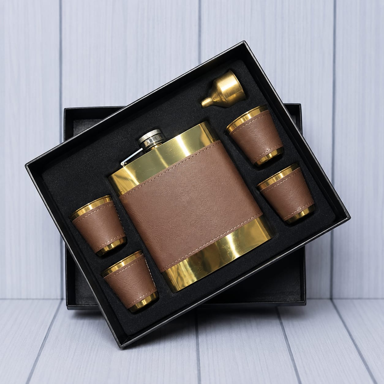 Golden Brown Leather-Covered Whiskey Flasks Gift Set