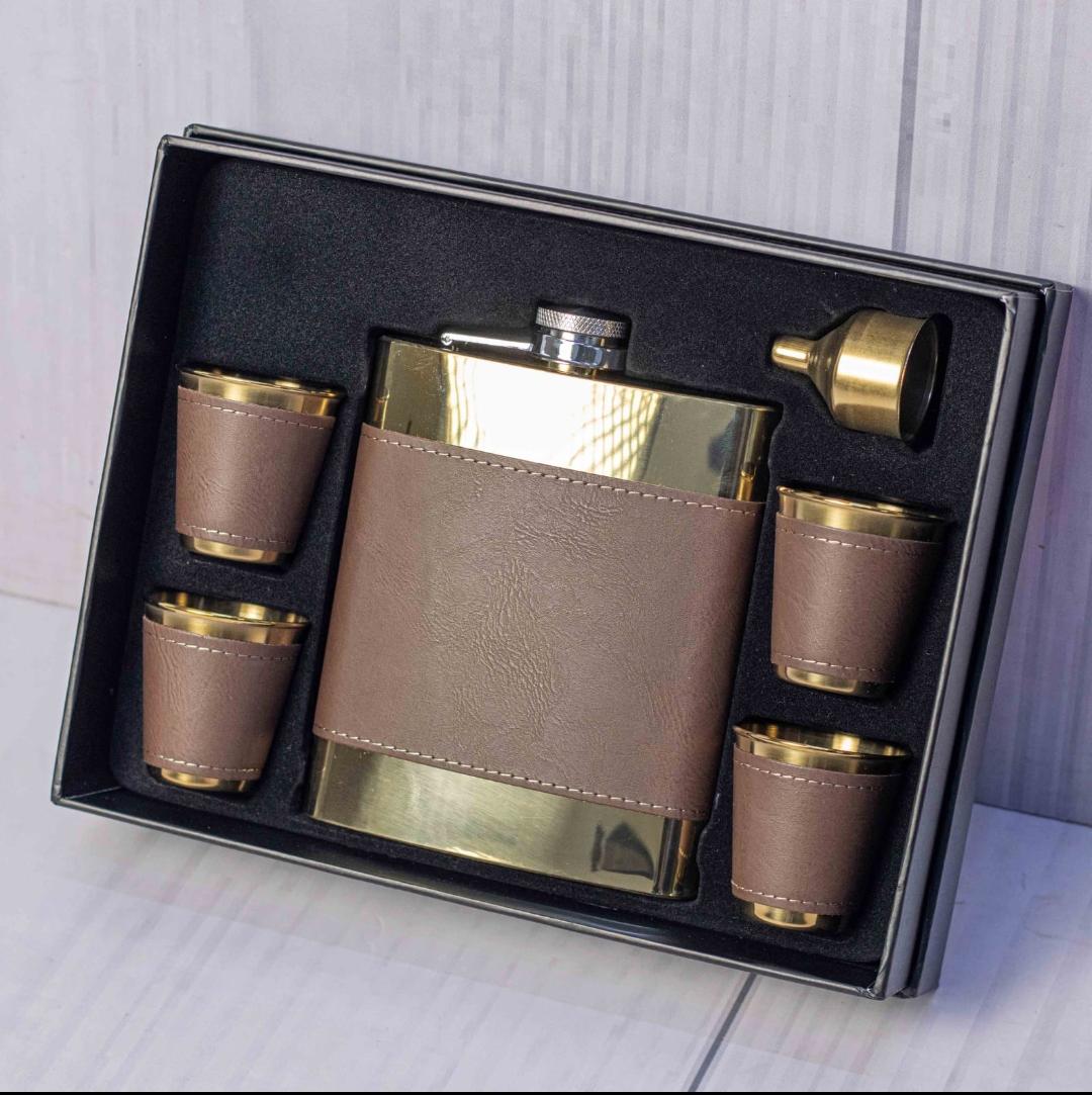 Golden Brown Leather-Covered Whiskey Flasks Gift Set