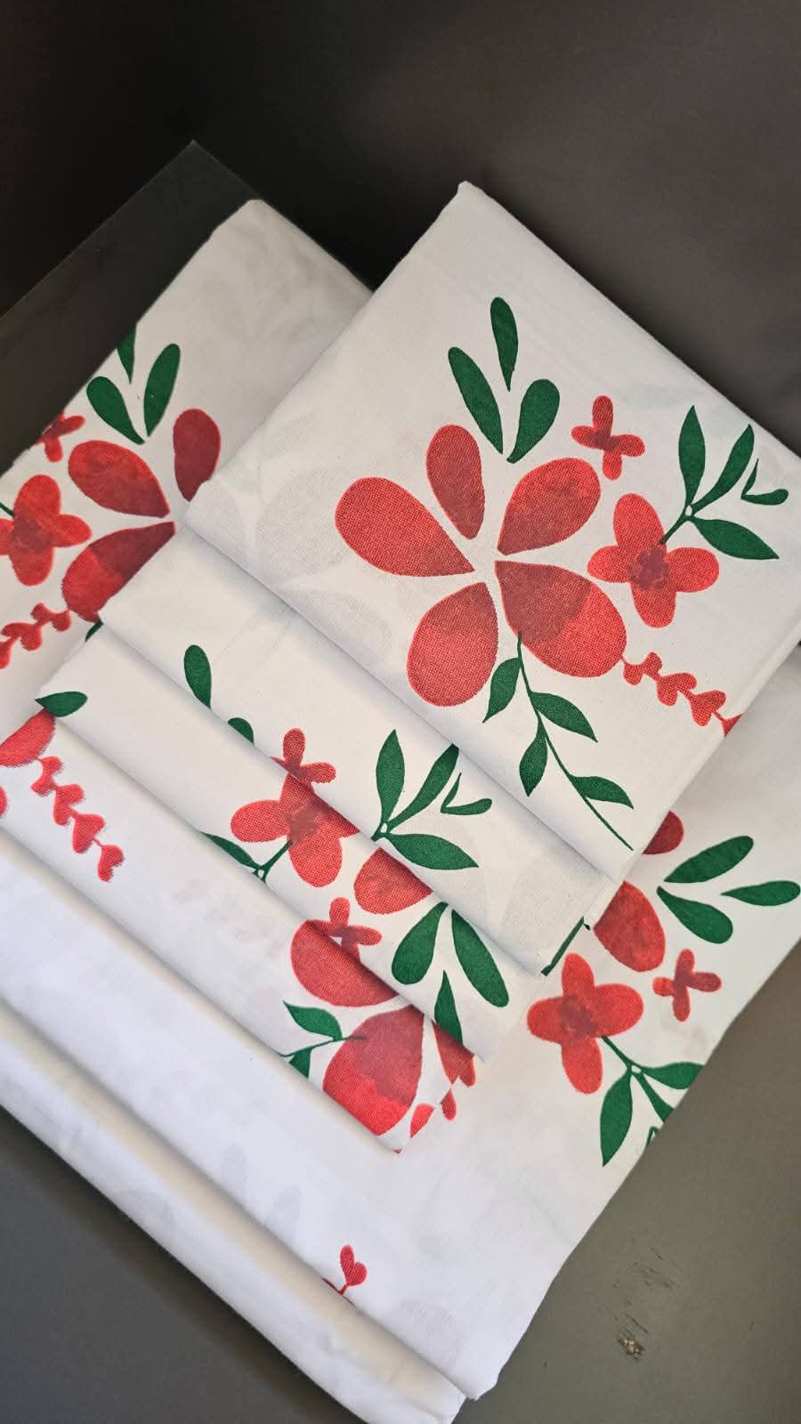 6pcs both printed bedsheets, two flat sheet and four pillowcases size 7*8