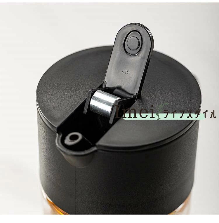 Automatic opening blue lid and closing oil bottle