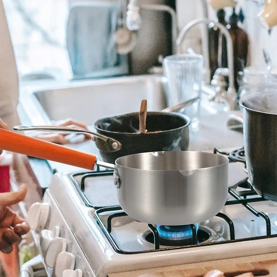 2L Stainless steel non- stick calibrated Japanese Pan Noodle Pot, Spaghetti pot, Milk Pot Stainless Steel tea pot/sufuria Saucepan Wooden Handle Soup Pot Tableware Pan Kitchen Cooking Tools 20cm diameter