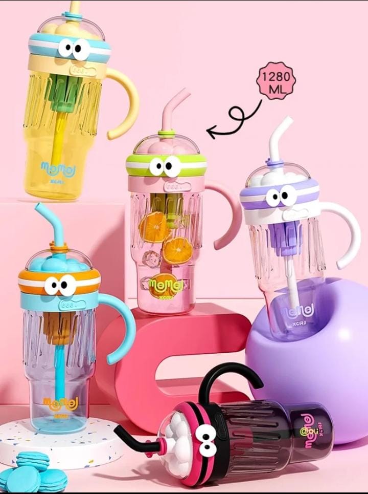 Ice-cream cup/milkshake cup with straw