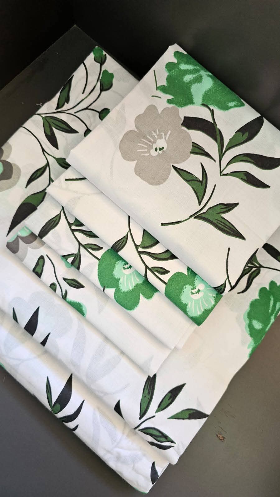 6pcs both printed bedsheets, two flat sheet and four pillowcases size 7*8