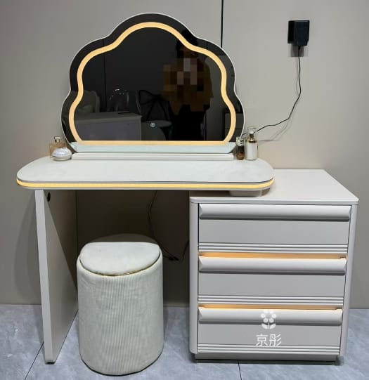 Retractable Dressing Table with LED Light