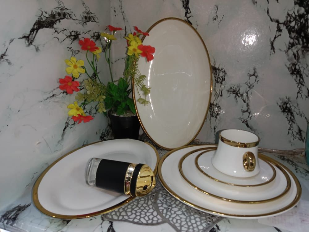 Gold line dinner set