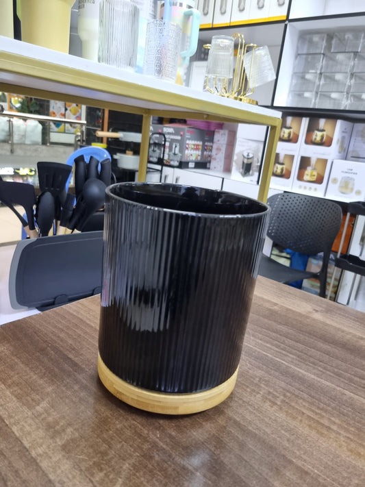 Ceramic spoon holder
