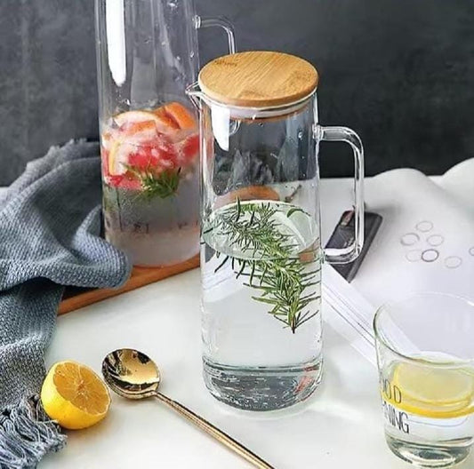 Heat resistant glass jug with an Airtight bamboo lid