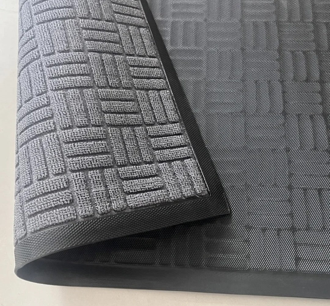 Rubber door mat