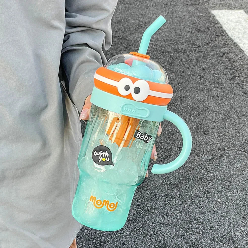 Ice-cream cup/milkshake cup with straw