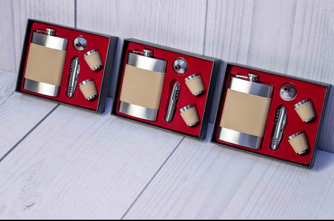 Silver BiegeLeather-Covered Whiskey Flasks Gift Set