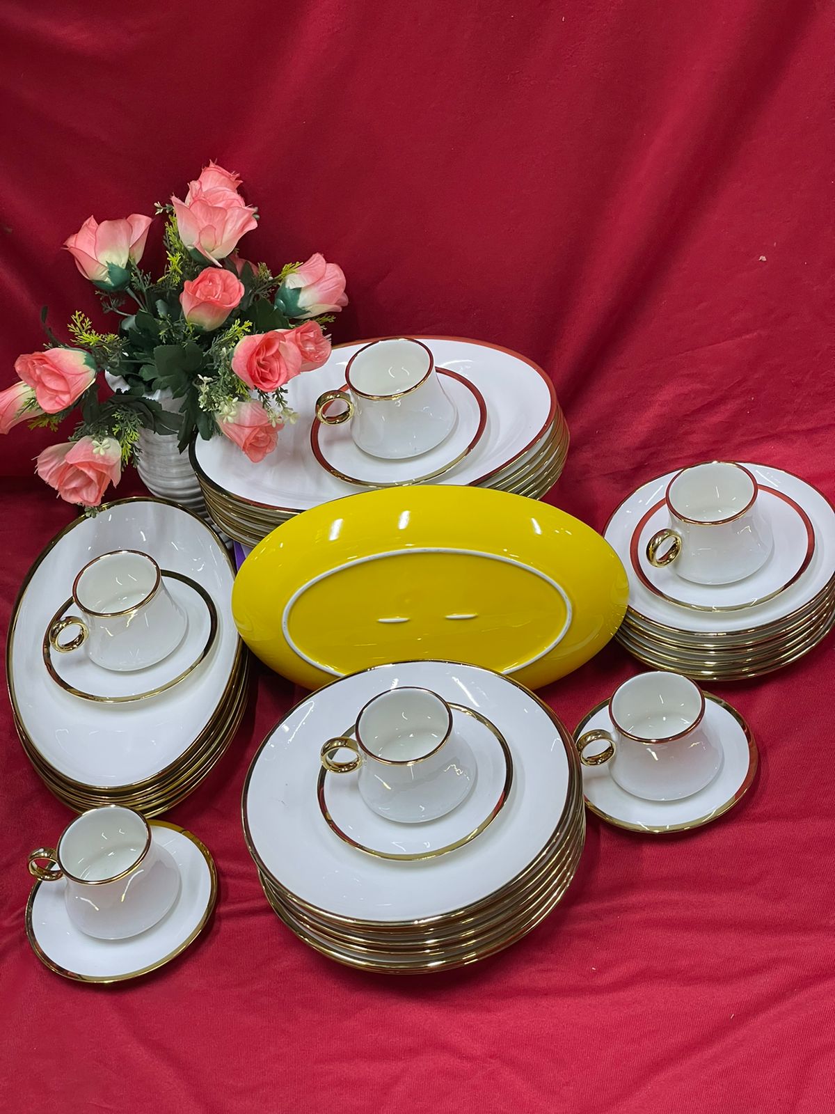 Gold line dinner set