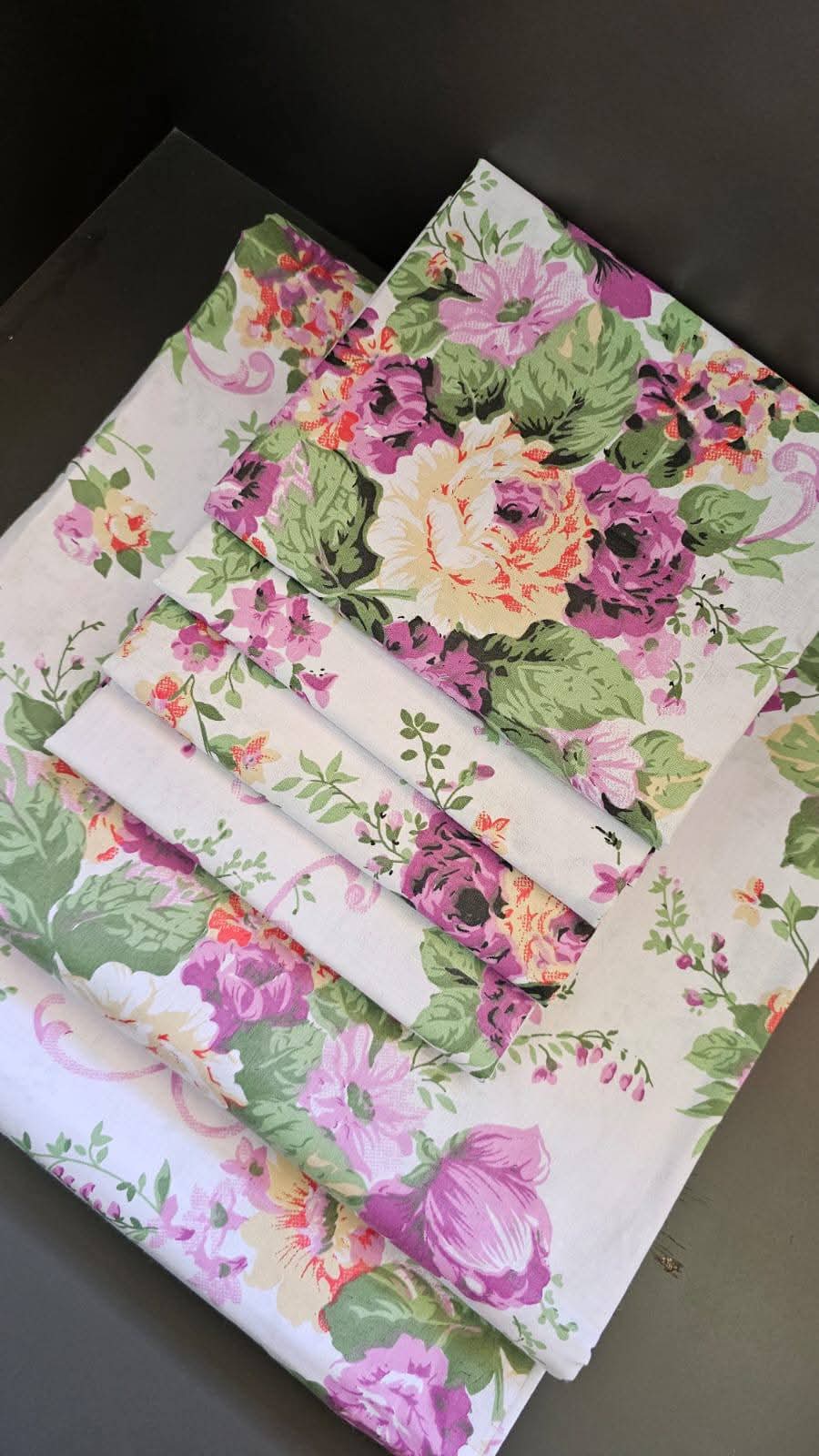 6pcs both printed bedsheets, two flat sheet and four pillowcases size 7*8