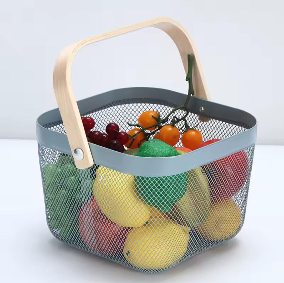 Portable fruits storage basket