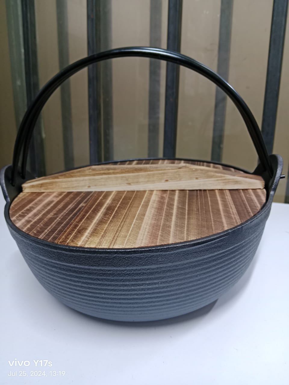 Pre-seasoned Pure Cast Iron Flat Bottom Wok with Wooden Lid