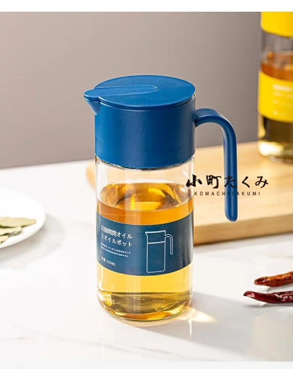 Automatic opening blue lid and closing oil bottle