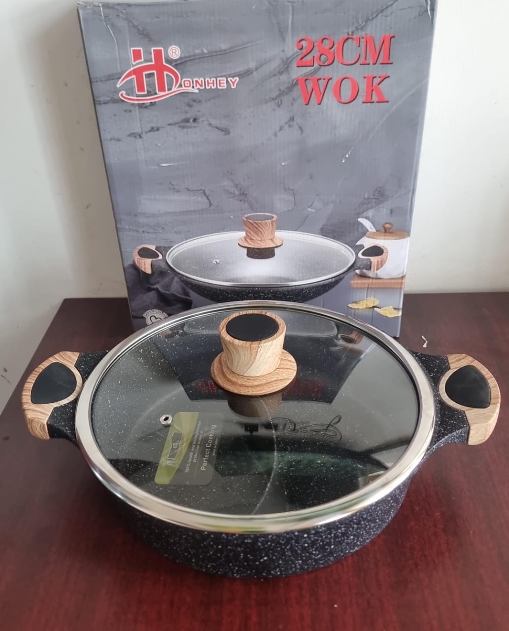 Single piece 28cm HonHey WOK granite partitioned cooking pot casserole