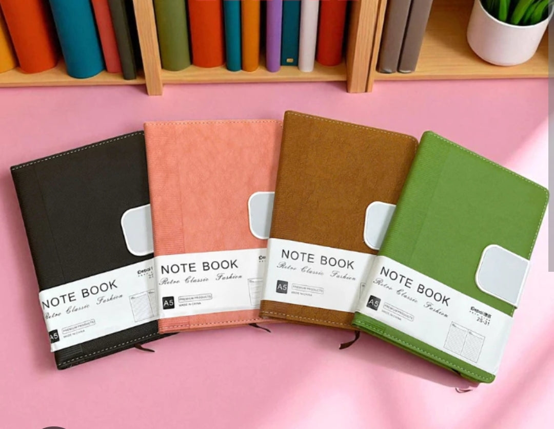 Leather-bound notebook with button closure - Lined - 192 pages, 80gsm - Depai 25-31 - Brown