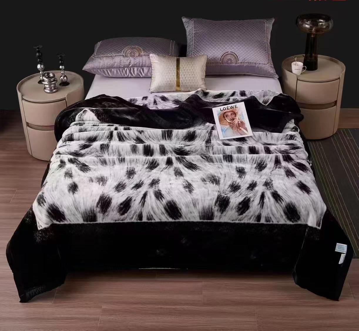 2 Ply Double Side extra  heavy weight 3.7Kgs Soft warm blanket