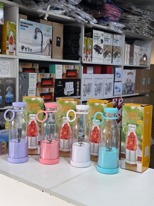 Portable mini juicer