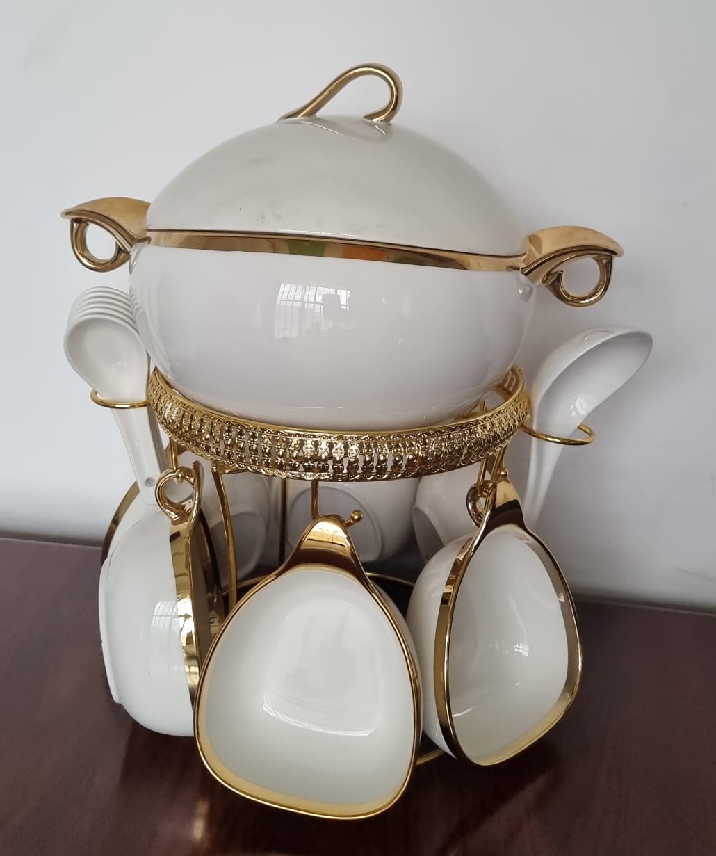 JCC8434-L1 16pc ceramic soup set on golden stand