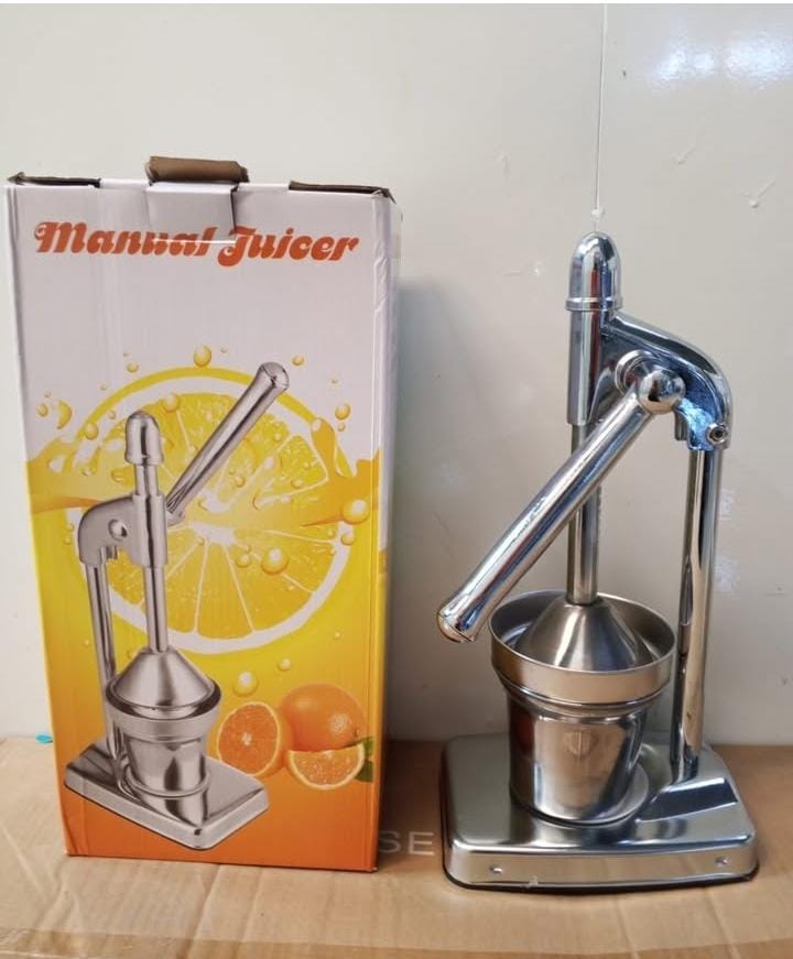 Manual juicer