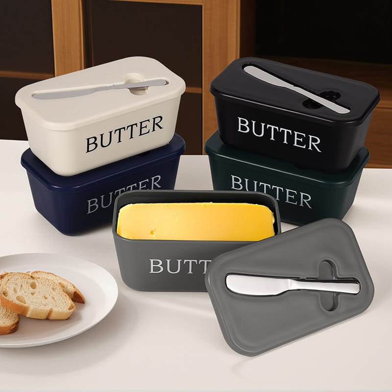 Butter storage box with knife and lid