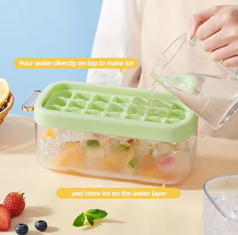 in1 grid ice cubes maker with lid and scoop.