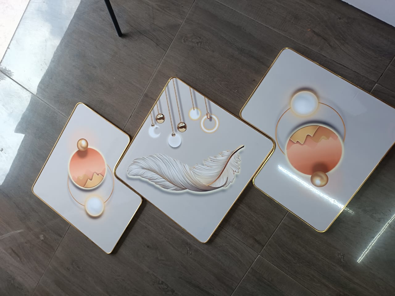 3 Piece 3D Abstract Art Crystal porcelain painting Aluminum Alloy Frame

      Size 50 by 50cm by 3