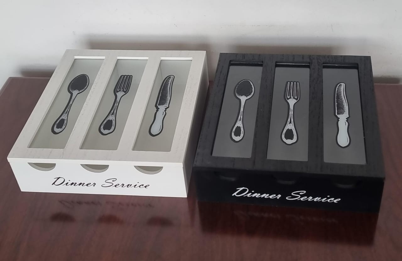 Dinner service 3 compartment cutlery box