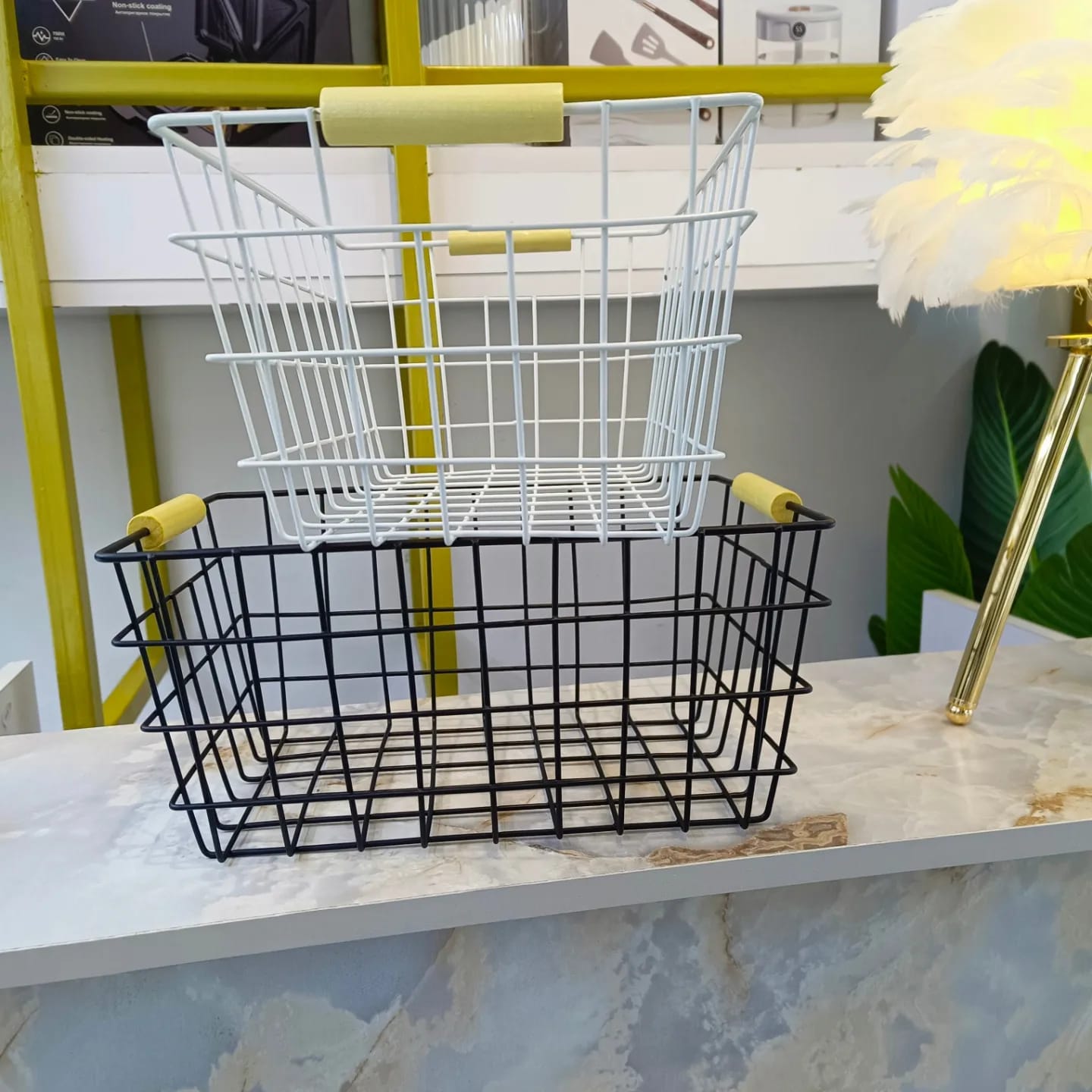 Metal Wire Storage Basket With Handle Wrought Iron Art Fruit Vegetable Snacks Holder Bathroom Kitchen Sundries Container