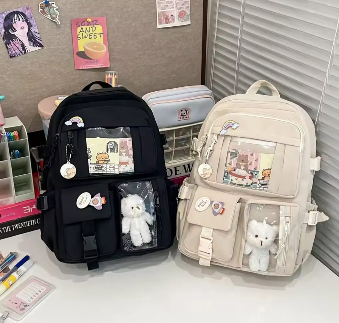 Casual style high capacity school bag.